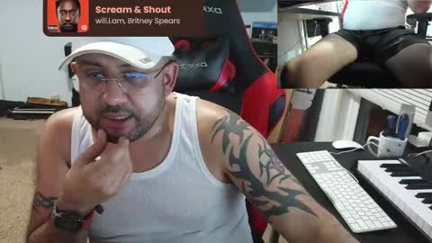 LatinLover83 online show from April 19, 2026, 8:02 am