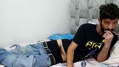 latinlustandfrenchkiss online show from November 27, 2025, 3:36 pm