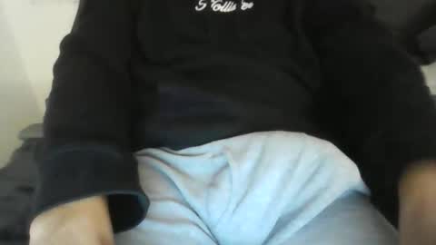 latinman7945 online show from February 9, 2026, 8:07 am