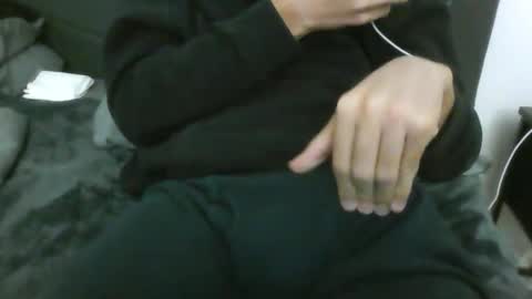 latinman7945 online show from April 13, 2026, 6:30 am