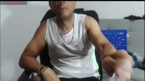 latinmartin254 online show from April 23, 2026, 1:51 am