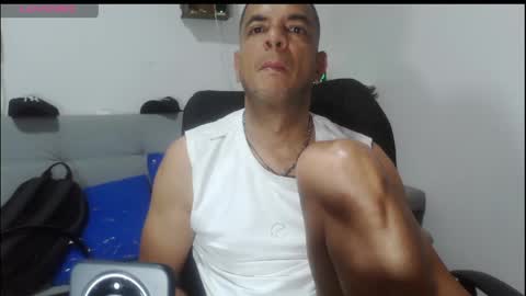 Snapshot of latinmartin254 chatting on May 1, 2026, 3:22 am latinmartin254 online show from May 1, 2026, 3:22 am