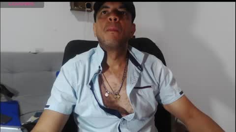 Snapshot of latinmartin254 chatting on May 2, 2026, 3:06 pm latinmartin254 online show from May 2, 2026, 3:06 pm
