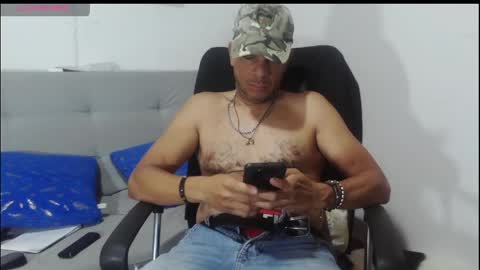 Snapshot of latinmartin254 chatting on May 24, 2026, 3:22 am latinmartin254 online show from May 24, 2026, 3:22 am