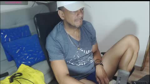Snapshot of latinmartin254 chatting on June 8, 2026, 3:23 pm latinmartin254 online show from June 8, 2026, 3:23 pm