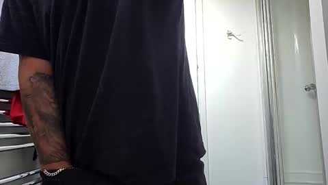 Snapshot of latino8484 chatting on November 9, 2025, 9:07 am latino8484 online show from November 9, 2025, 9:07 am