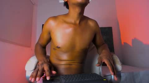 Snapshot of latinodark chatting on February 28, 2026, 4:46 am latinodark online show from February 28, 2026, 4:46 am