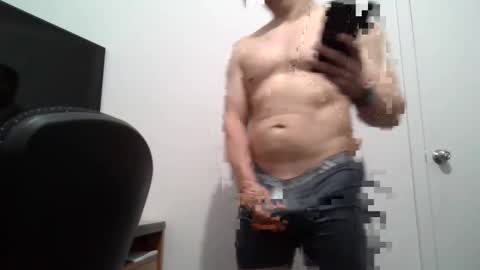 latinohot121 online show from April 6, 2026, 7:31 am