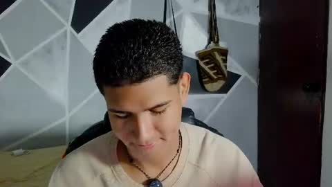 Snapshot of latinohotboy_ chatting on June 11, 2026, 12:25 pm latinohotboy_ online show from June 11, 2026, 12:25 pm