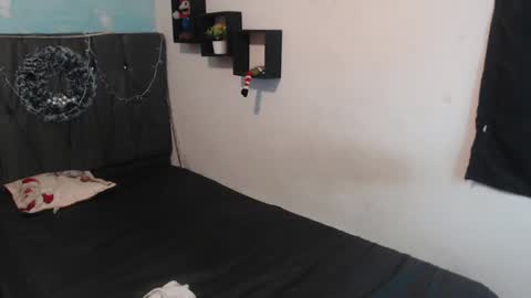 Snapshot of latins_boys_20 chatting on December 7, 2024, 3:58 am NICK online show from December 7, 2024, 3:58 am