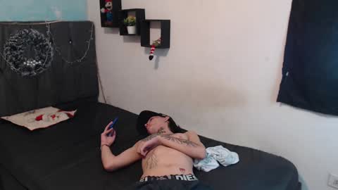 Snapshot of latins_boys_20 chatting on December 12, 2024, 7:08 am NICK online show from December 12, 2024, 7:08 am