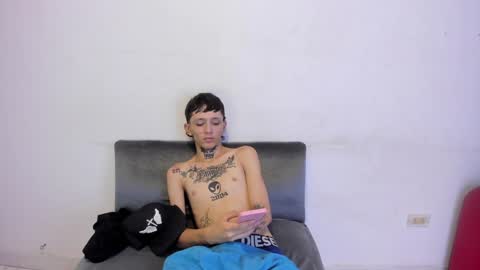 Snapshot of latins_boys_20 chatting on January 27, 2025, 7:56 am NICK online show from January 27, 2025, 7:56 am