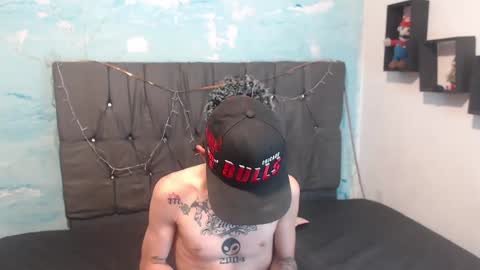 Snapshot of latins_boys_20 chatting on January 29, 2025, 3:44 am NICK online show from January 29, 2025, 3:44 am