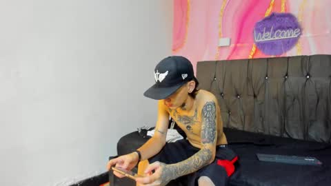 Snapshot of latins_boys_20 chatting on October 3, 2025, 10:07 pm NICK online show from October 3, 2025, 10:07 pm