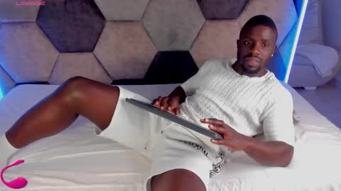 LEANDRO online show from February 16, 2026, 3:35 am