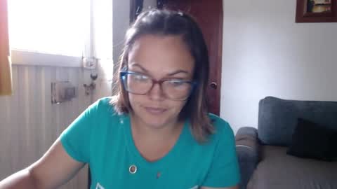 Snapshot of lau16310 chatting on July 16, 2026, 4:02 pm Laura online show from July 16, 2026, 4:02 pm