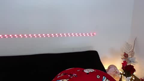 Snapshot of lau_24 chatting on April 27, 2026, 2:59 pm lau_24 online show from April 27, 2026, 2:59 pm