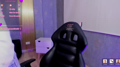 laulin_tay online show from May 31, 2026, 3:36 am