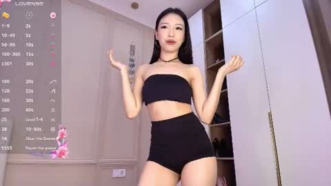 Snapshot of laumalove chatting on July 5, 2026, 3:34 am Lauma online show from July 5, 2026, 3:34 am