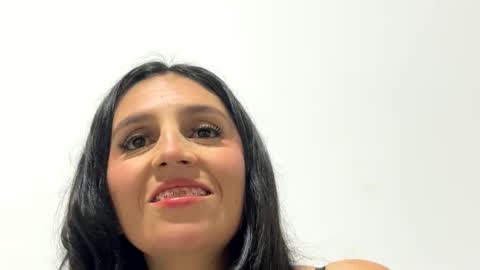 Snapshot of laura_1717 chatting on May 3, 2026, 2:50 am laura online show from May 3, 2026, 2:50 am