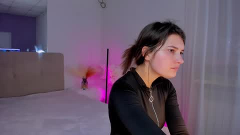 Laura online show from March 6, 2025, 9:36 am