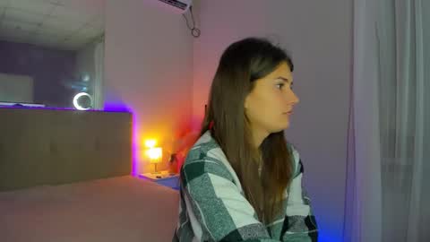 Laura online show from September 24, 2025, 5:33 am