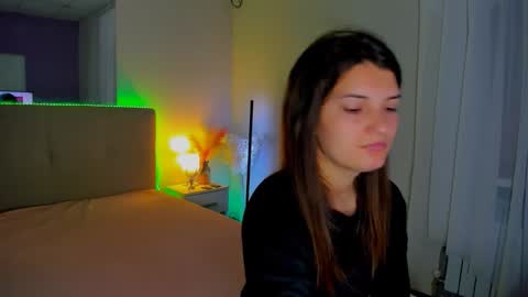 Laura online show from October 12, 2025, 5:06 am