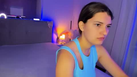 Snapshot of laura__leee chatting on June 29, 2026, 5:03 am Laura online show from June 29, 2026, 5:03 am
