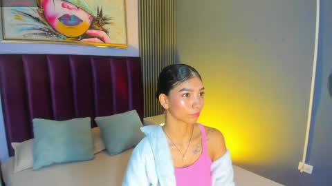Snapshot of laura_aristizabal_19 chatting on April 24, 2026, 12:18 pm Laura online show from April 24, 2026, 12:18 pm