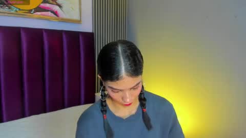 Snapshot of laura_aristizabal_19 chatting on April 25, 2026, 12:30 pm Laura online show from April 25, 2026, 12:30 pm