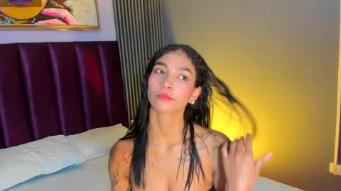 Snapshot of laura_aristizabal_19 chatting on May 12, 2026, 11:51 am Laura online show from May 12, 2026, 11:51 am