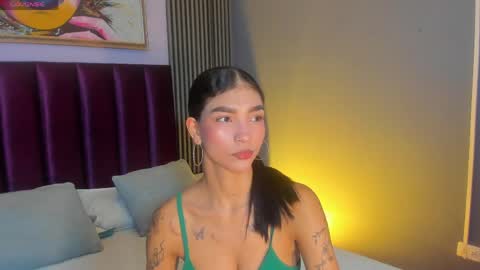 Snapshot of laura_aristizabal_19 chatting on May 16, 2026, 11:53 am Laura online show from May 16, 2026, 11:53 am