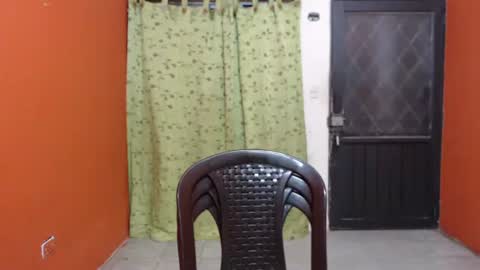 CALL ME LOVE  LAURA online show from January 4, 2025, 6:41 am