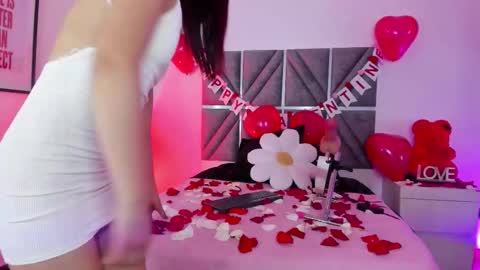 laura_dicardy online show from February 14, 2026, 7:54 pm