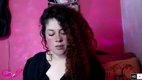 weedcam Curly Laura OF    online show from December 22, 2025, 6:27 pm