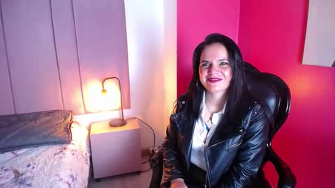 Snapshot of laura_hotties chatting on March 11, 2025, 1:01 pm laura hotties online show from March 11, 2025, 1:01 pm