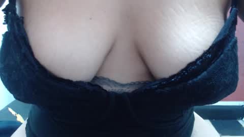  Laura  online show from February 8, 2026, 2:31 pm