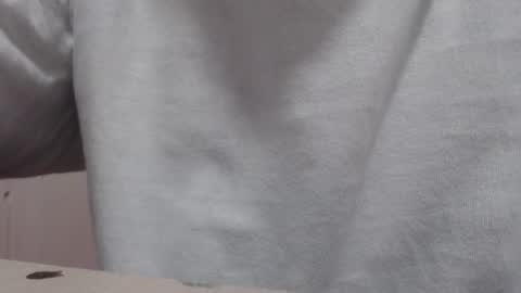  Laura  online show from April 4, 2026, 9:23 pm