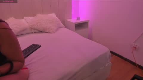 Snapshot of laura_scott_ chatting on May 3, 2026, 11:49 am Laura online show from May 3, 2026, 11:49 am