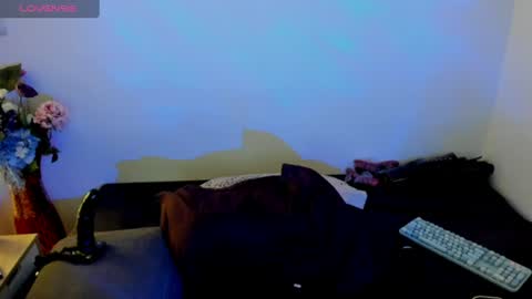 Snapshot of laura_sinner chatting on June 26, 2026, 6:56 pm Laura online show from June 26, 2026, 6:56 pm