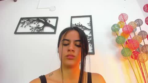 Snapshot of laura_soe chatting on February 2, 2025, 4:32 pm LAURA SOE online show from February 2, 2025, 4:32 pm