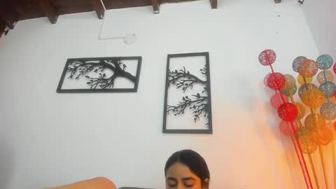 Snapshot of laura_soe chatting on March 8, 2025, 8:03 pm LAURA SOE online show from March 8, 2025, 8:03 pm