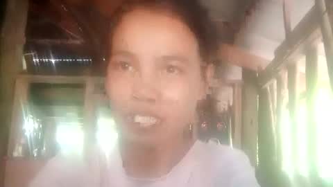 Snapshot of laura_sweet063 chatting on July 15, 2026, 6:51 am Laura online show from July 15, 2026, 6:51 am