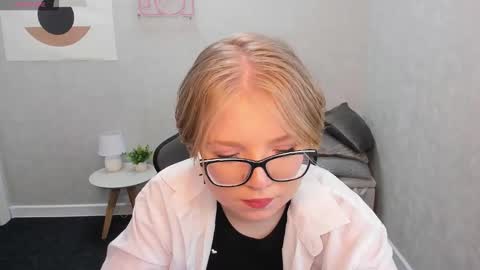 Laura online show from February 8, 2026, 9:45 am