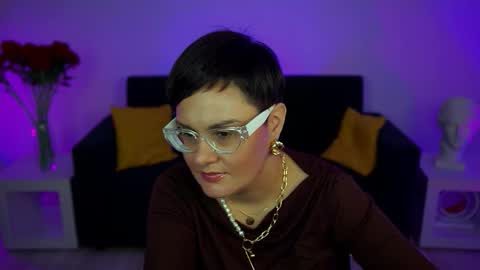 lauradavidsons online show from November 22, 2025, 10:20 pm