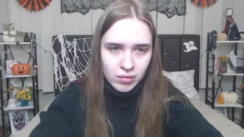 LauraHlot online show from November 9, 2025, 6:39 pm