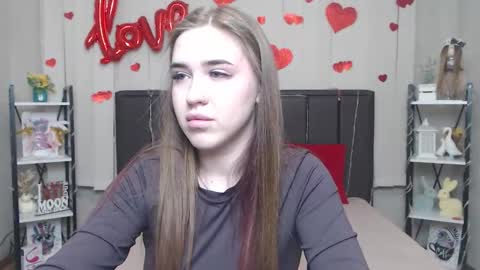 LauraHlot online show from March 10, 2026, 6:35 pm