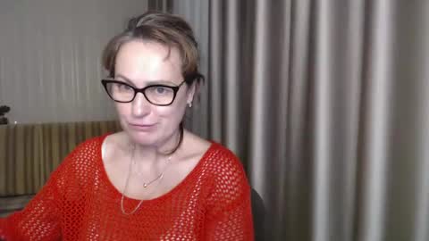 Lauraoven1 online show from February 10, 2025, 5:30 pm