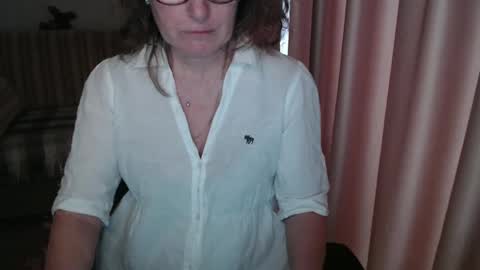 Lauraoven1 online show from March 4, 2025, 12:55 pm