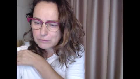 Lauraoven1 online show from October 10, 2025, 7:40 am